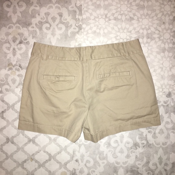 LOFT Khaki Shorts 0 - Picture 2 of 3